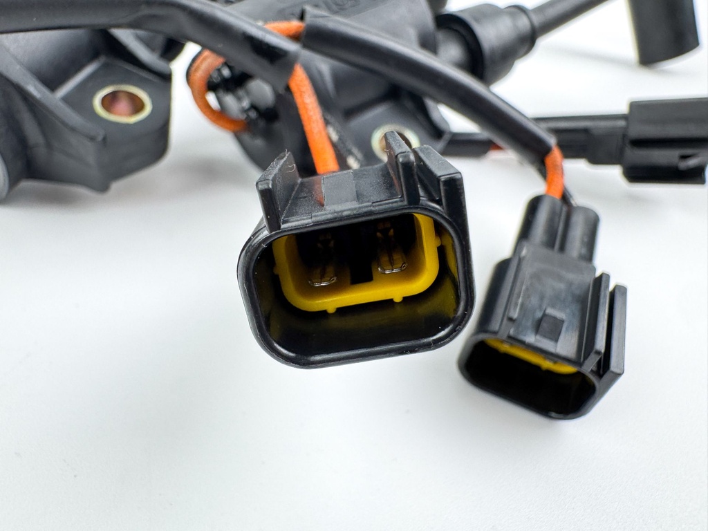 2001 Yamaha 40 HP 4 Stroke Outboard Ignition Coil Set 67C-85570-00-00 OEM