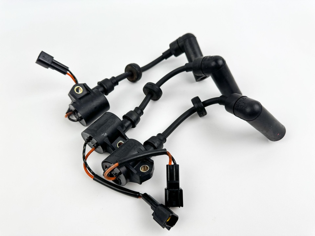 2001 Yamaha 40 HP 4 Stroke Outboard Ignition Coil Set 67C-85570-00-00 OEM