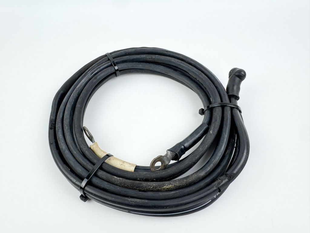 2001 Yamaha 40 HP 4 Stroke Outboard Battery Cables 67C-82105-U0-00 OEM