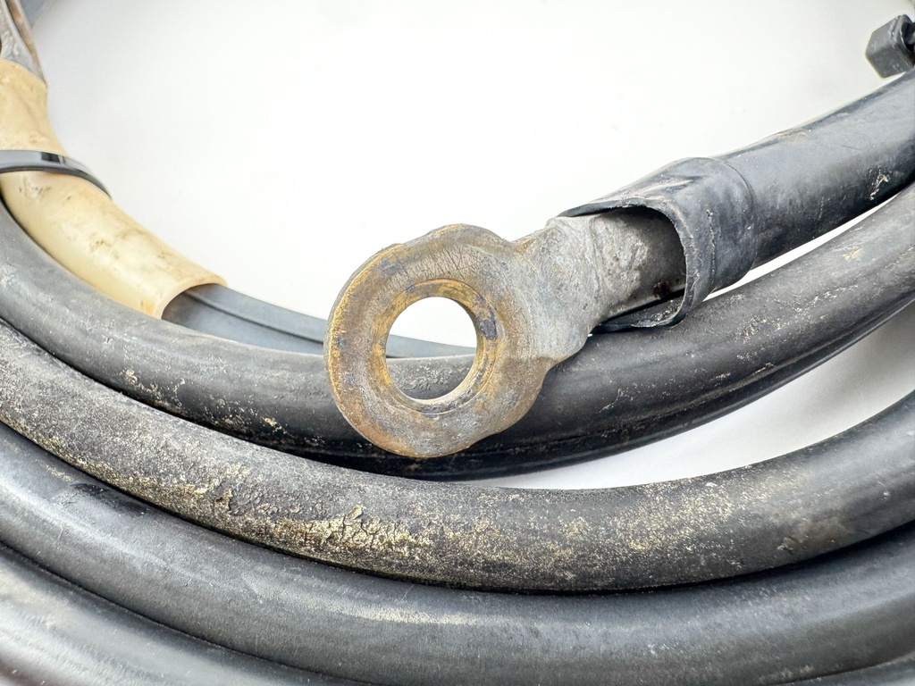 2001 Yamaha 40 HP 4 Stroke Outboard Battery Cables 67C-82105-U0-00 OEM