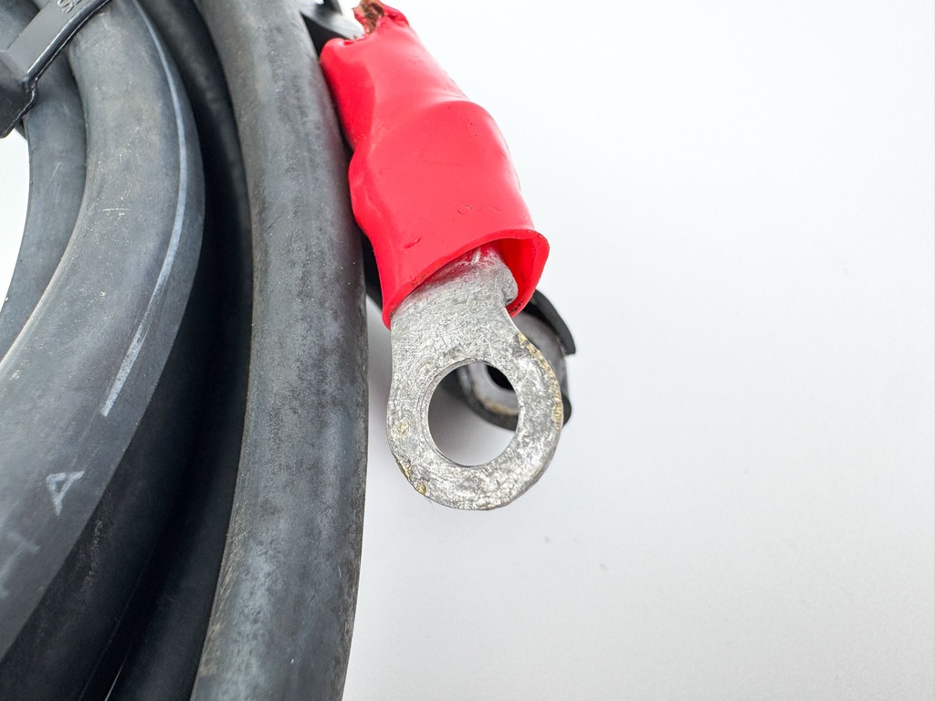 2001 Yamaha 40 HP 4 Stroke Outboard Battery Cables 67C-82105-U0-00 OEM