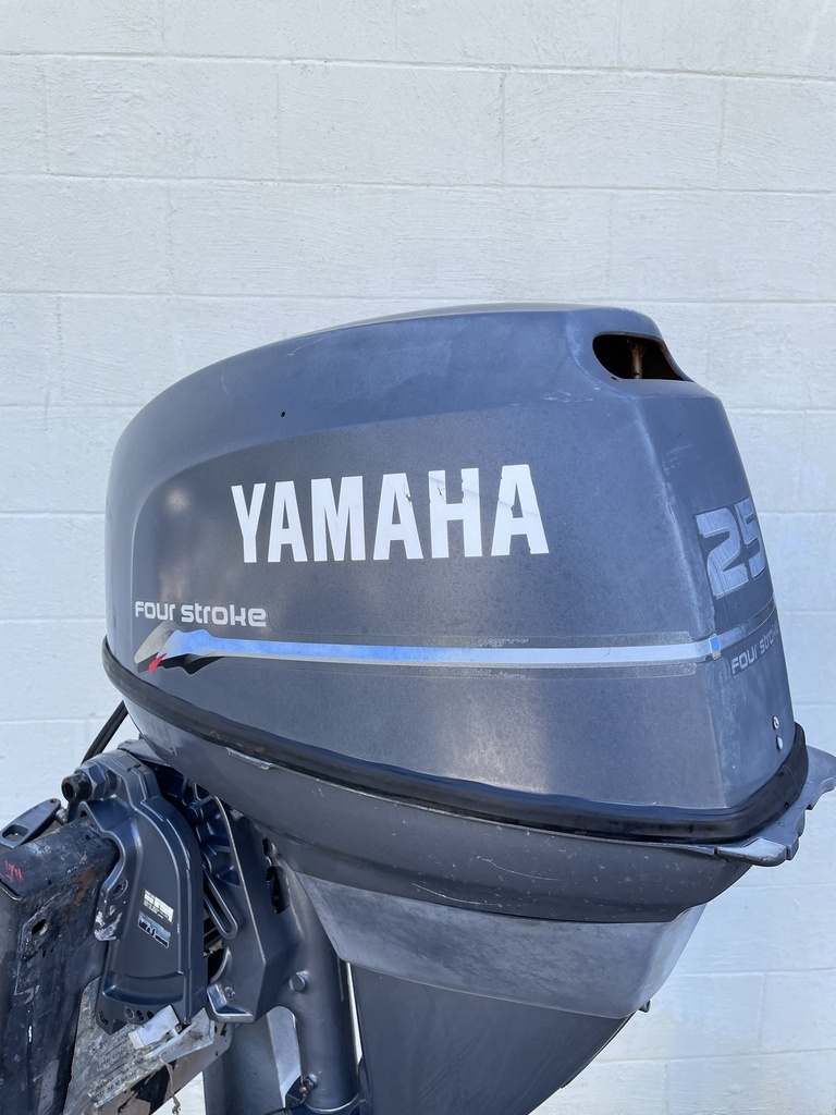 1999 Yamaha 25HP 4 Stroke Outboard With 20" Shaft