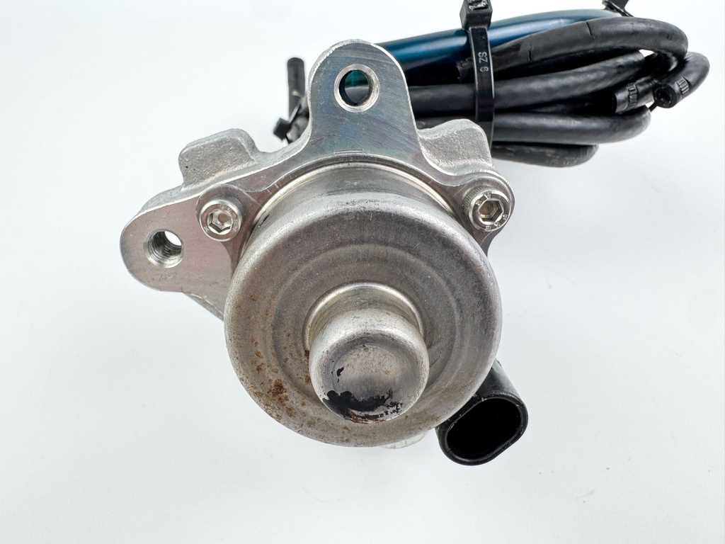 2001 Mercury 150 HP 2 Stroke Outboard Oil Pump 857149T2 OEM