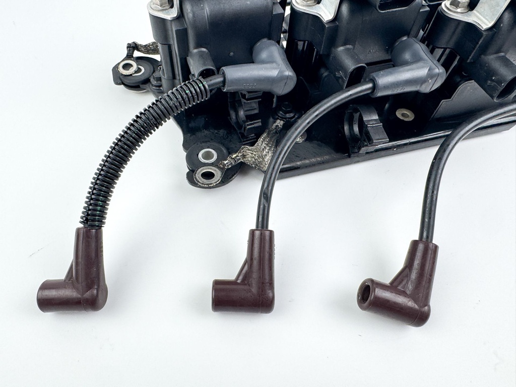 2001 Mercury 150 HP 2 Stroke Outboard Ignition Coil Set W/ Plate 856991A1 OEM