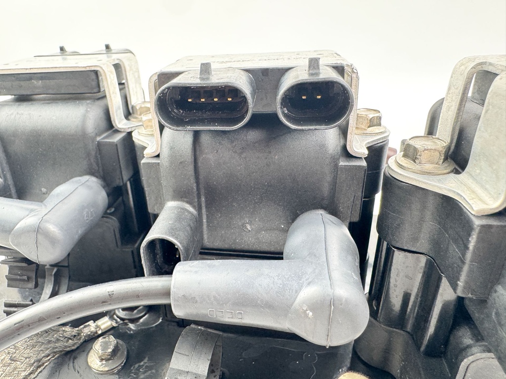 2001 Mercury 150 HP 2 Stroke Outboard Ignition Coil Set W/ Plate 856991A1 OEM