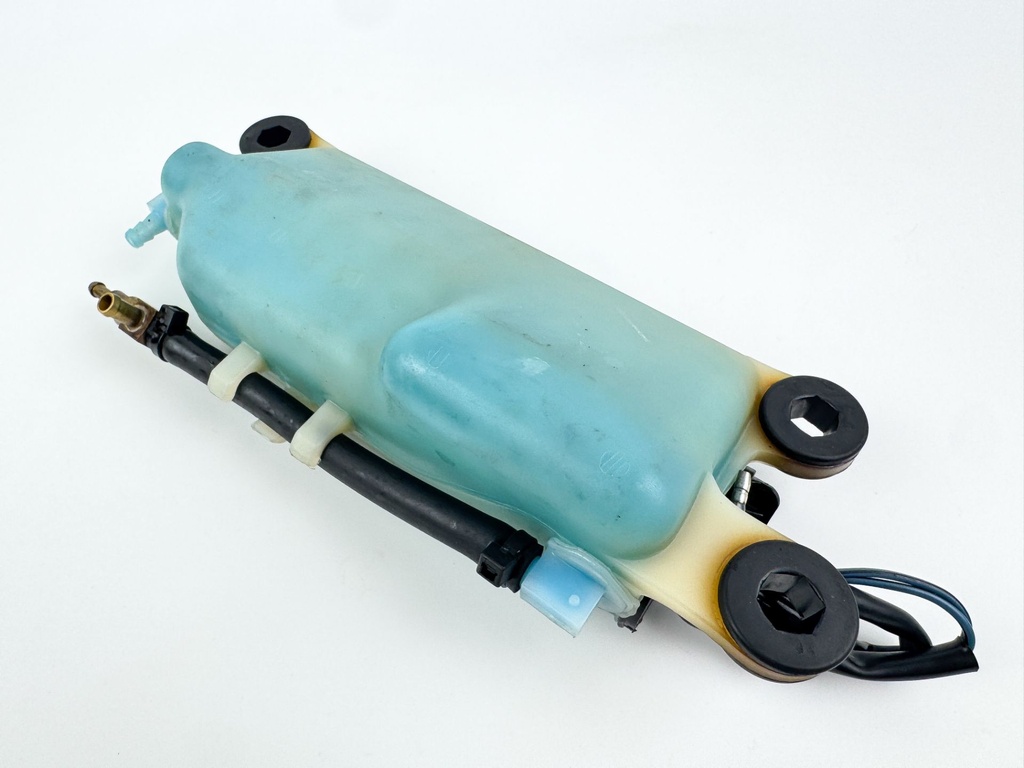 2001 Mercury 150 HP 2 Stroke Outboard Oil Tank Reservoir 833069T9 OEM