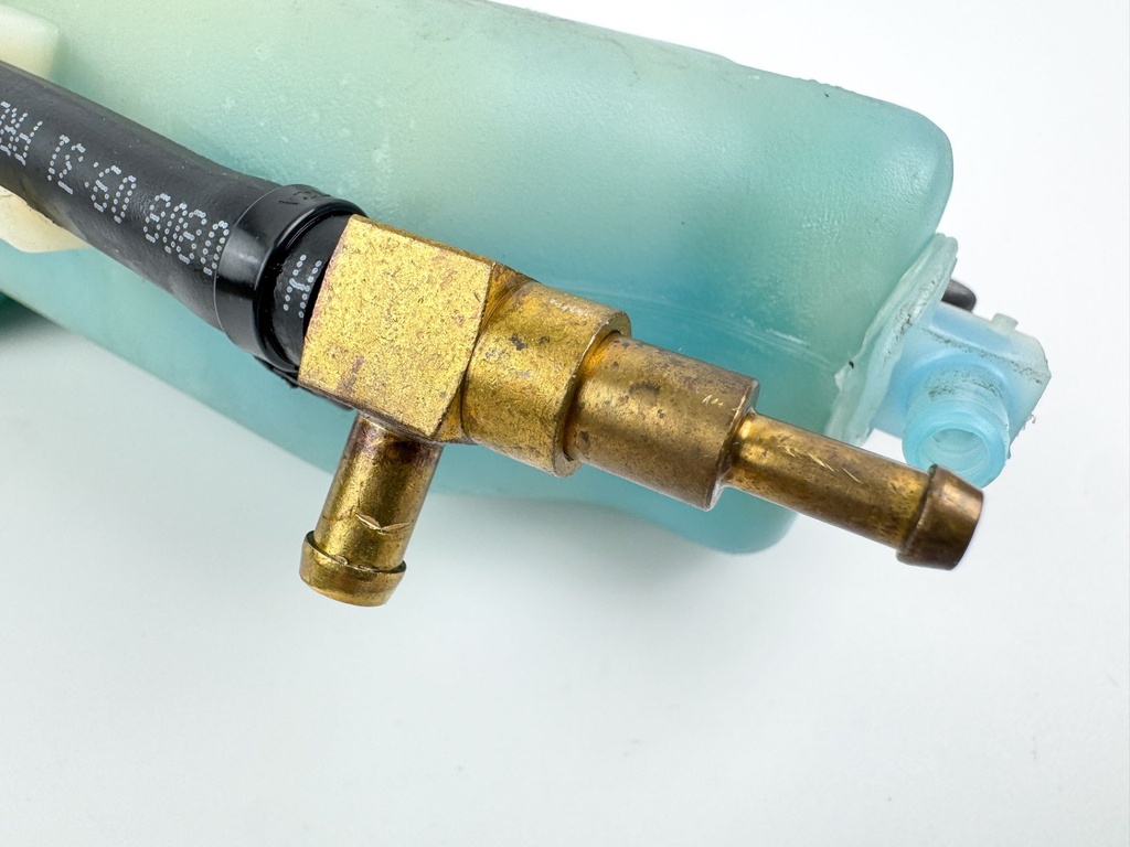 2001 Mercury 150 HP 2 Stroke Outboard Oil Tank Reservoir 833069T9 OEM