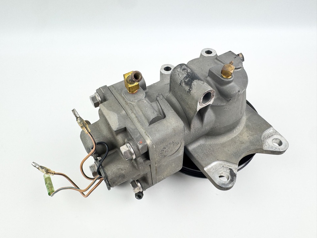 2001 Mercury 150 HP 2 Stroke Outboard Air Compressor Assembly 8M0060053 OEM