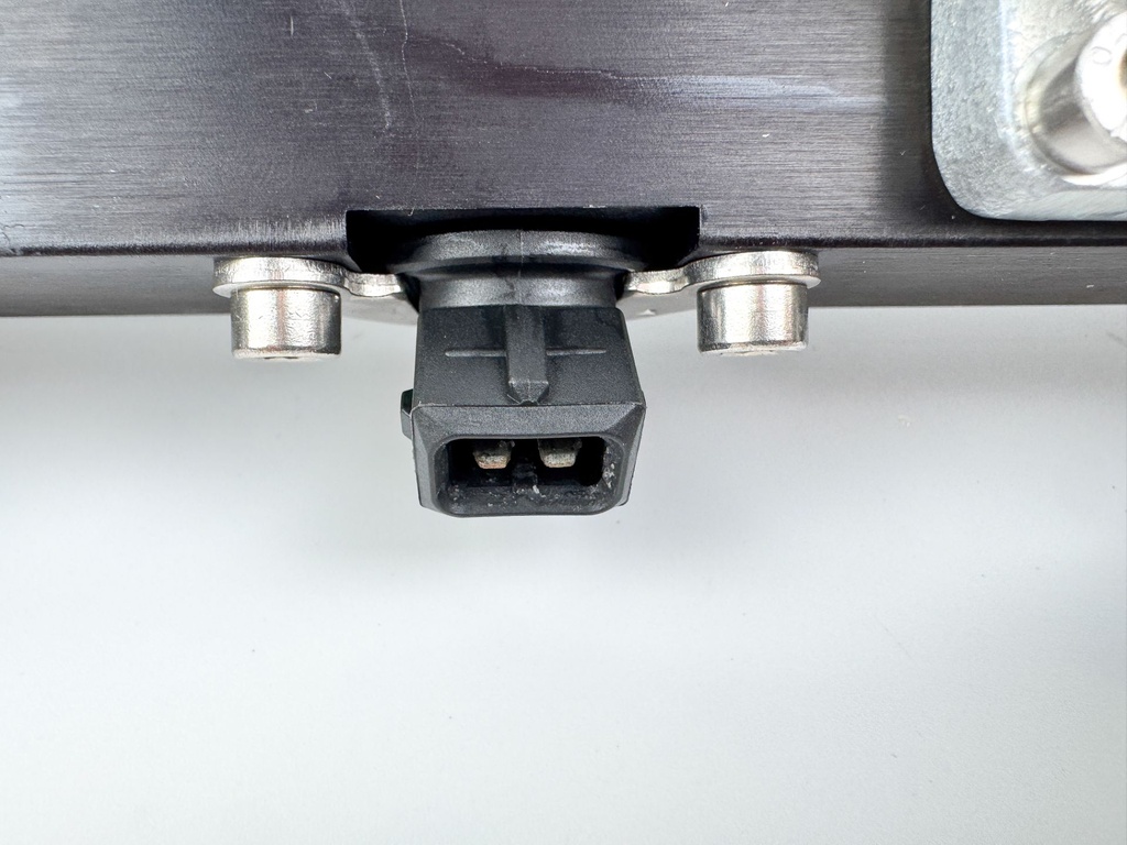 2001 Mercury 150 HP 2 Stroke Outboard Fuel Injector Set W/ Rail 858221T4 OEM