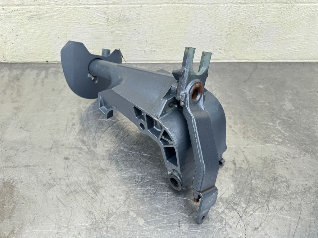 2001 Yamaha 40 HP 4 Stroke Outboard Swivel Bracket Power Trim Long
