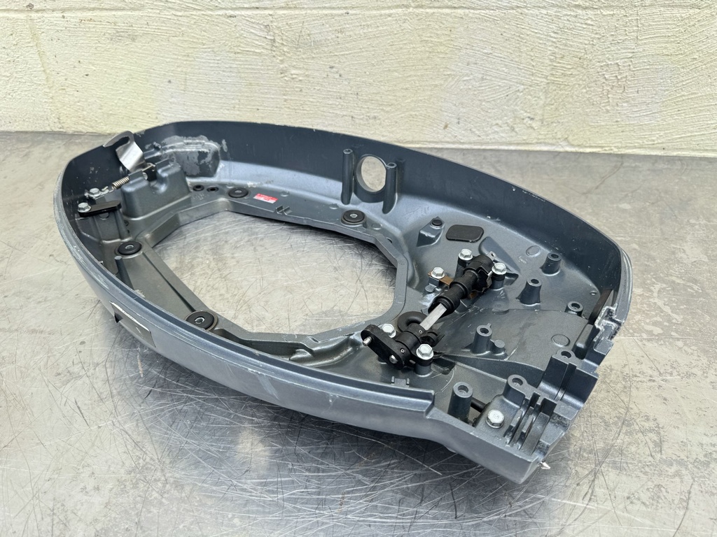 2001 Yamaha 40 HP 4 Stroke Outboard Bottom Cowling Pan 67C-42710-10-4D OEM