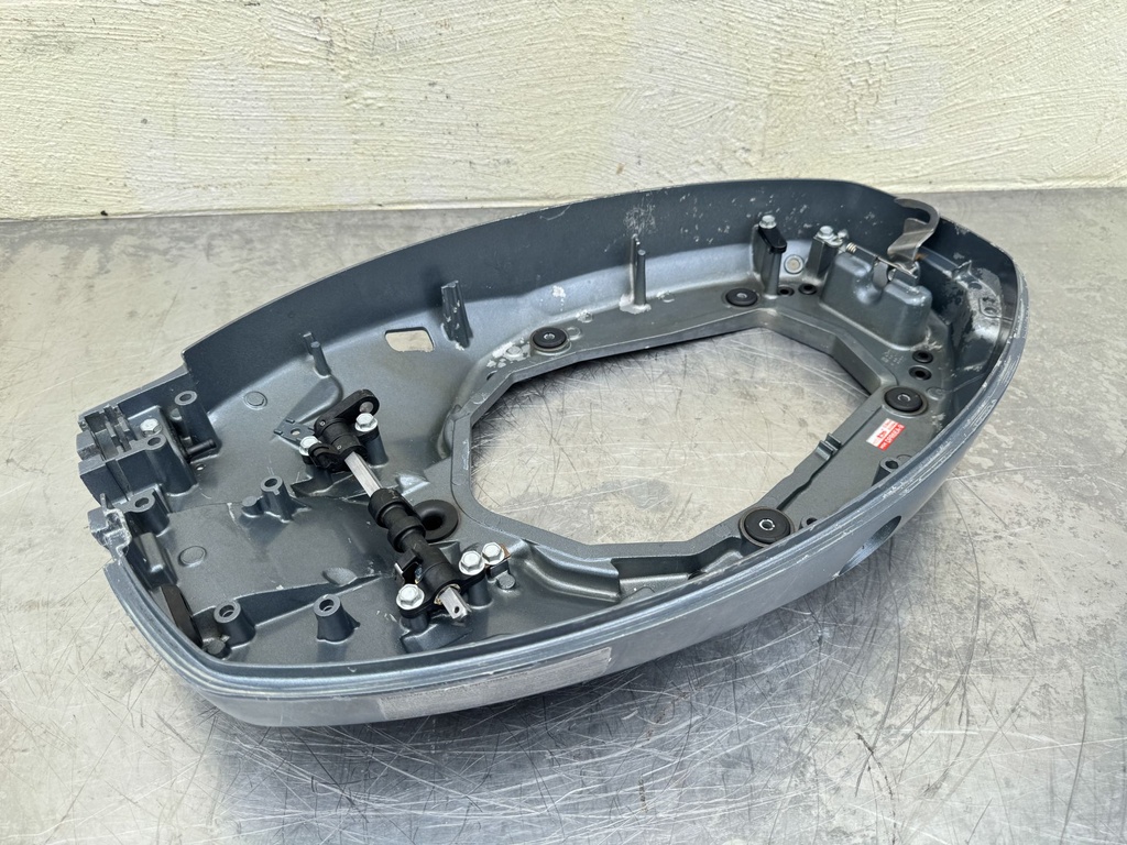 2001 Yamaha 40 HP 4 Stroke Outboard Bottom Cowling Pan 67C-42710-10-4D OEM