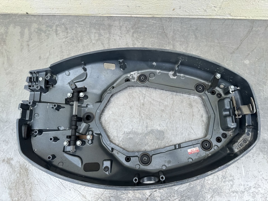 2001 Yamaha 40 HP 4 Stroke Outboard Bottom Cowling Pan 67C-42710-10-4D OEM