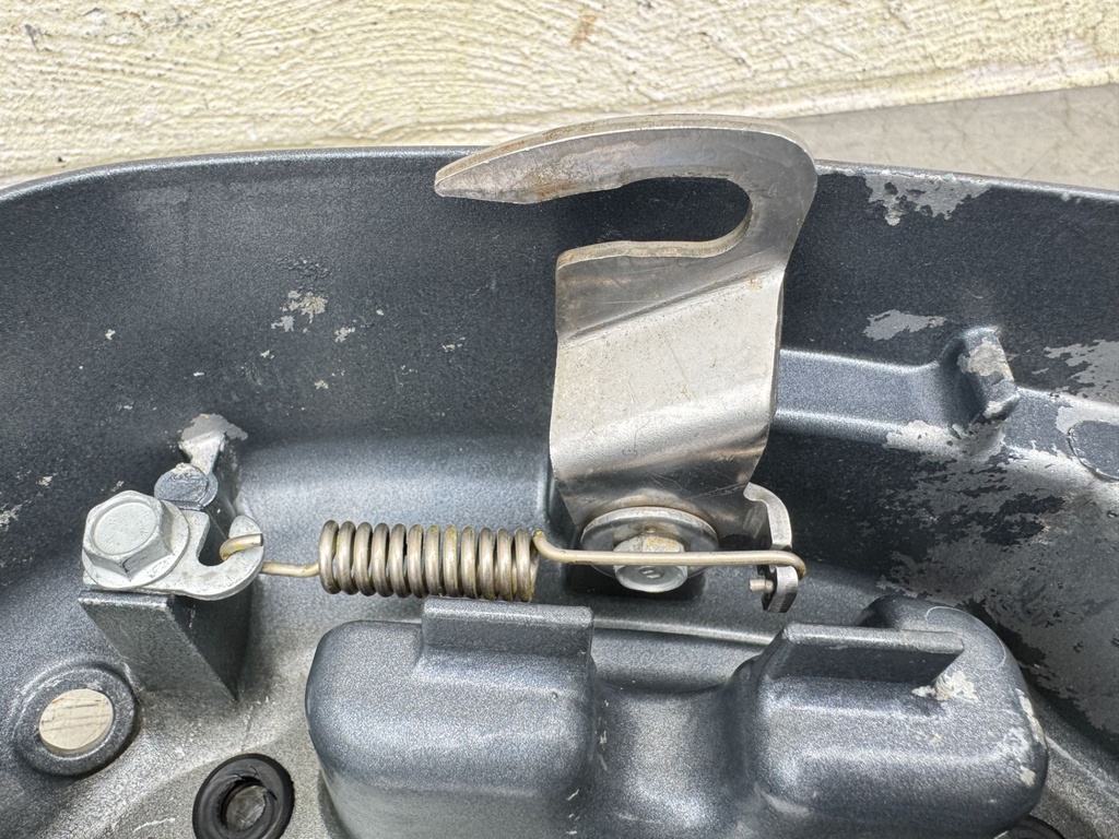 2001 Yamaha 40 HP 4 Stroke Outboard Bottom Cowling Pan 67C-42710-10-4D OEM