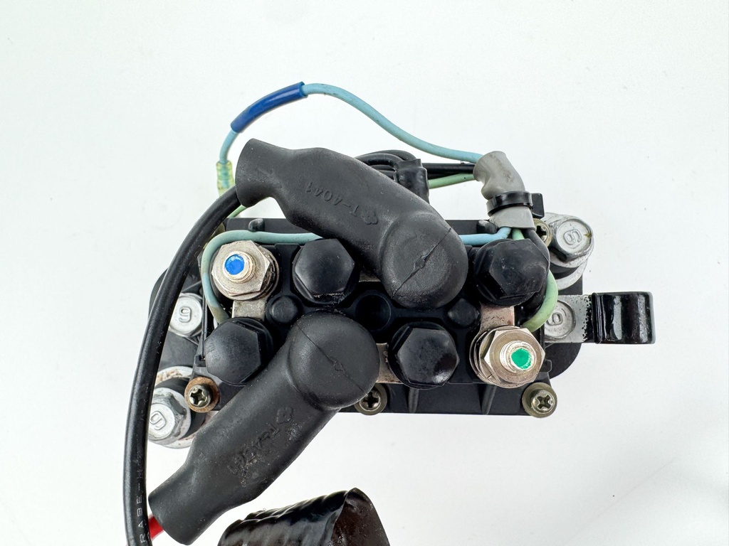 2001 Yamaha 40 HP 4 Stroke Outboard Trim Tilt Relay 6H1-81950-00-00 OEM