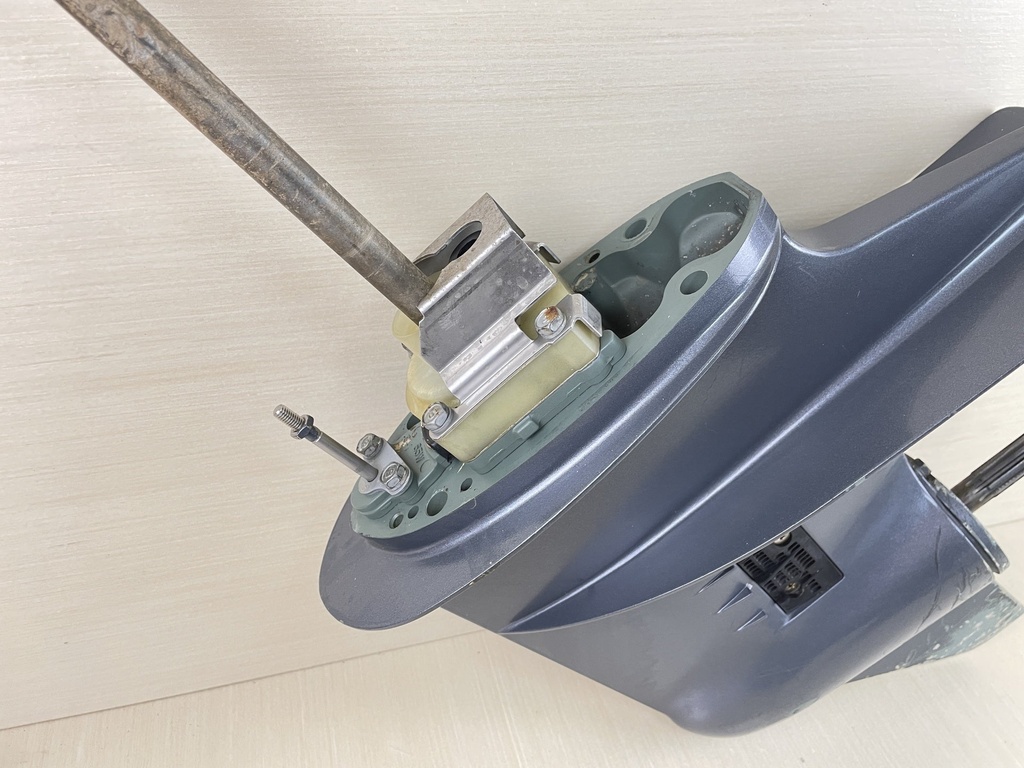 2010 Yamaha 25HP 4 Stroke Outboard L Lower Unit Gear Case RH 65W-45300-11-4D  