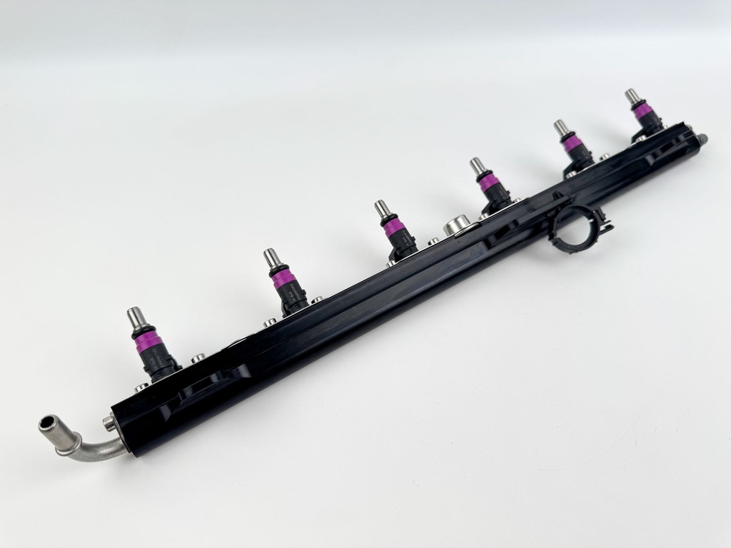 2014 Mercury 300 HP 4 Stroke Outboard Fuel Injector Set W/ Rail 8M0041571 OEM