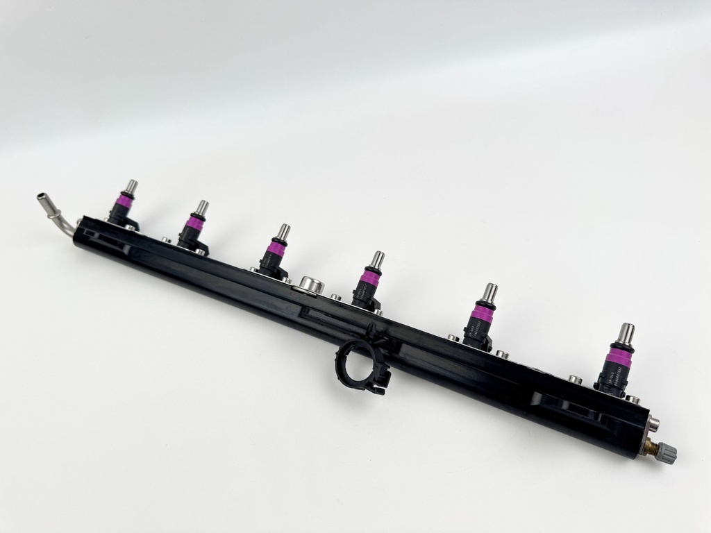 2014 Mercury 300 HP 4 Stroke Outboard Fuel Injector Set W/ Rail 8M0041571 OEM