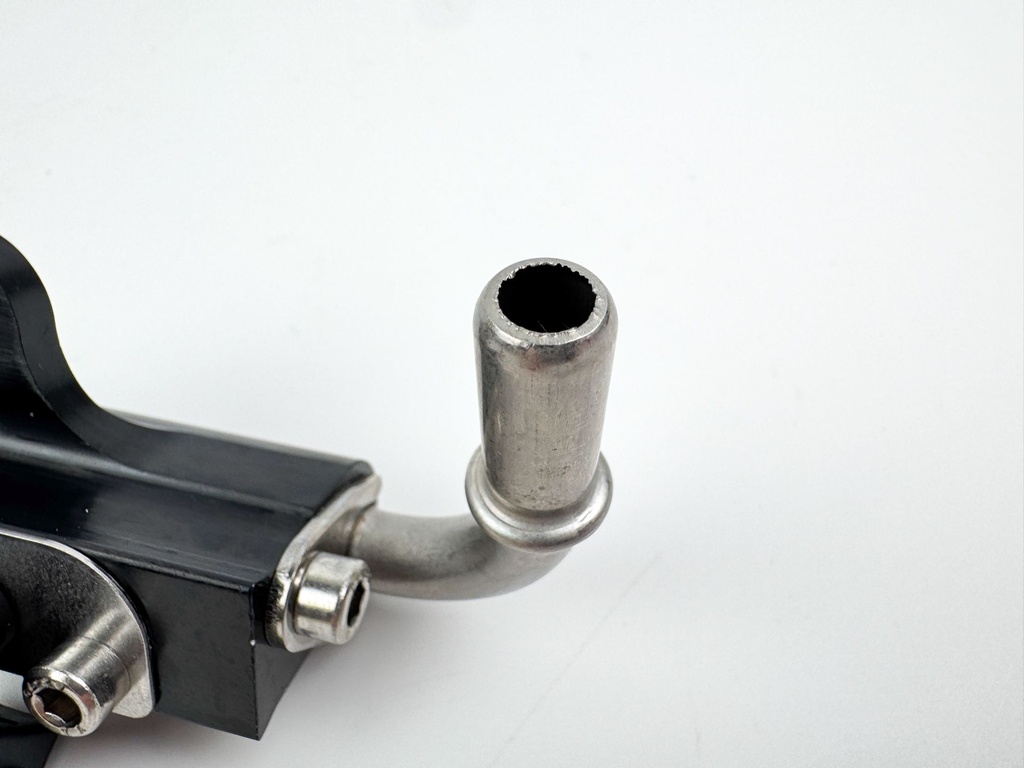 2014 Mercury 300 HP 4 Stroke Outboard Fuel Injector Set W/ Rail 8M0041571 OEM