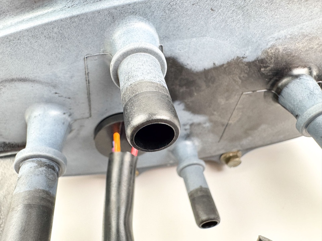 2014 Mercury 300 HP 4 Stroke Outboard FSM Fuel Supply Module 880596T10 OEM