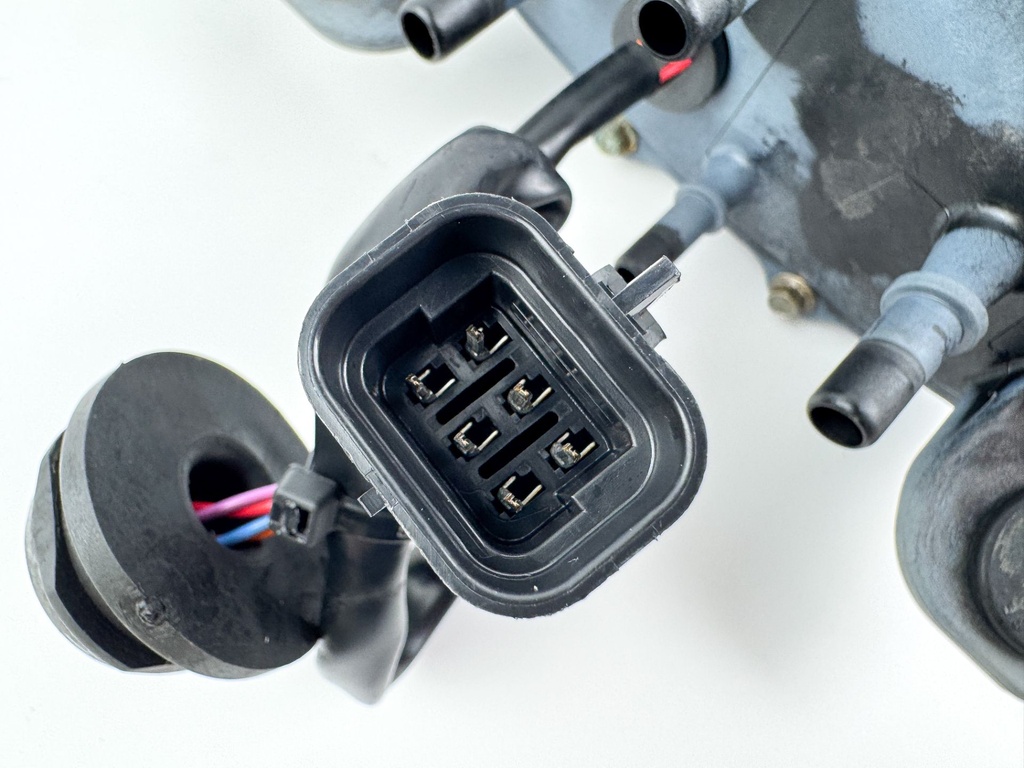 2014 Mercury 300 HP 4 Stroke Outboard FSM Fuel Supply Module 880596T10 OEM