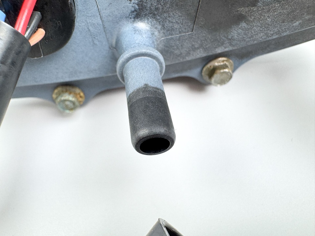 2014 Mercury 300 HP 4 Stroke Outboard FSM Fuel Supply Module 880596T10 OEM