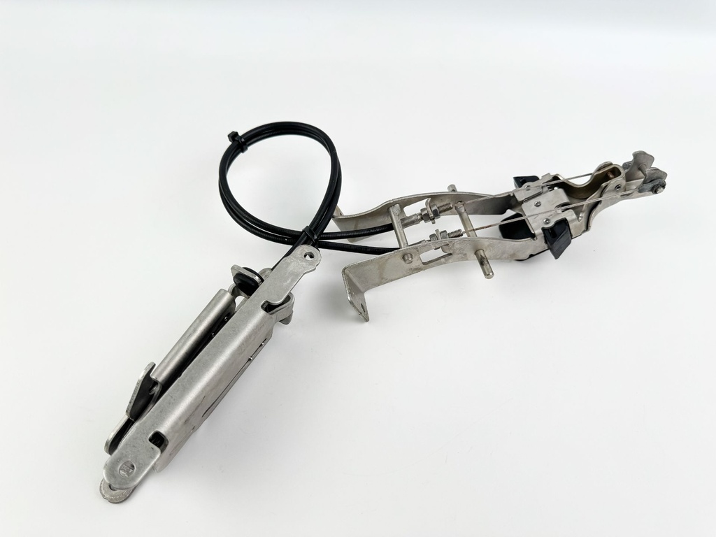 2014 Mercury 300 HP 4 Stroke Outboard Side Cowling Latch 888974A02 OEM