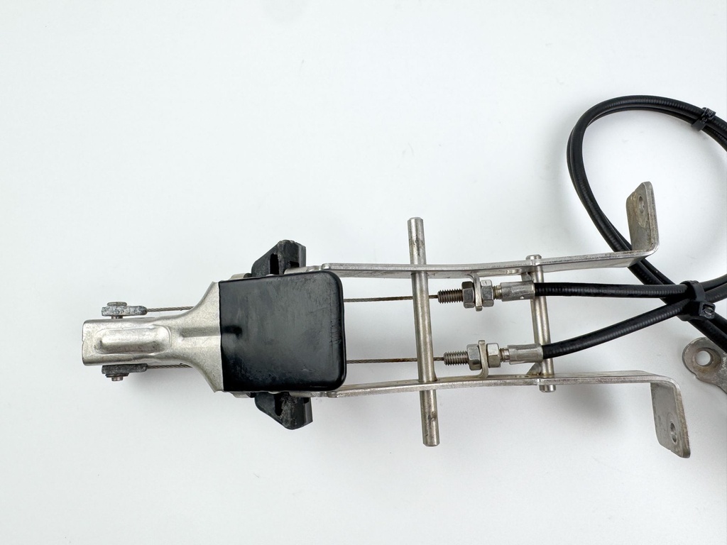 2014 Mercury 300 HP 4 Stroke Outboard Side Cowling Latch 888974A02 OEM