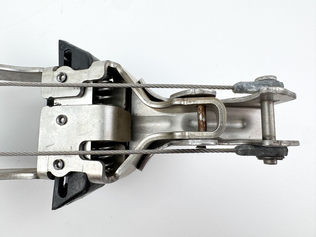 2014 Mercury 300 HP 4 Stroke Outboard Side Cowling Latch 888974A02 OEM