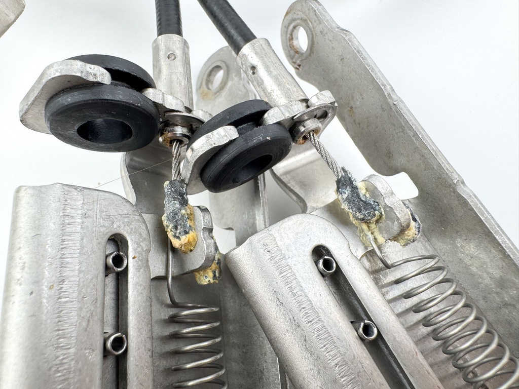 2014 Mercury 300 HP 4 Stroke Outboard Side Cowling Latch 888974A02 OEM