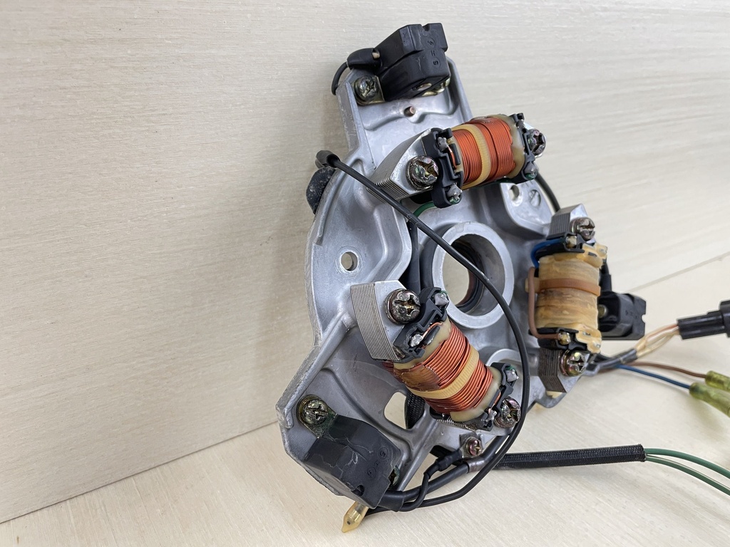 1997 Yamaha 40HP 2 Stroke Outboard Base Coil Charge Lighting Assembly 63D-85560-00-00   