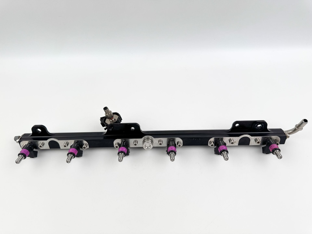 2012 Mercury 300 HP 4 Stroke Outboard Fuel Injector Set W/ Rail 895022A01 OEM