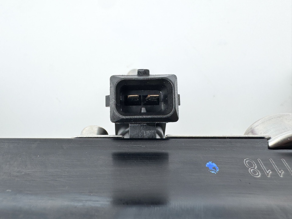 2012 Mercury 300 HP 4 Stroke Outboard Fuel Injector Set W/ Rail 895022A01 OEM