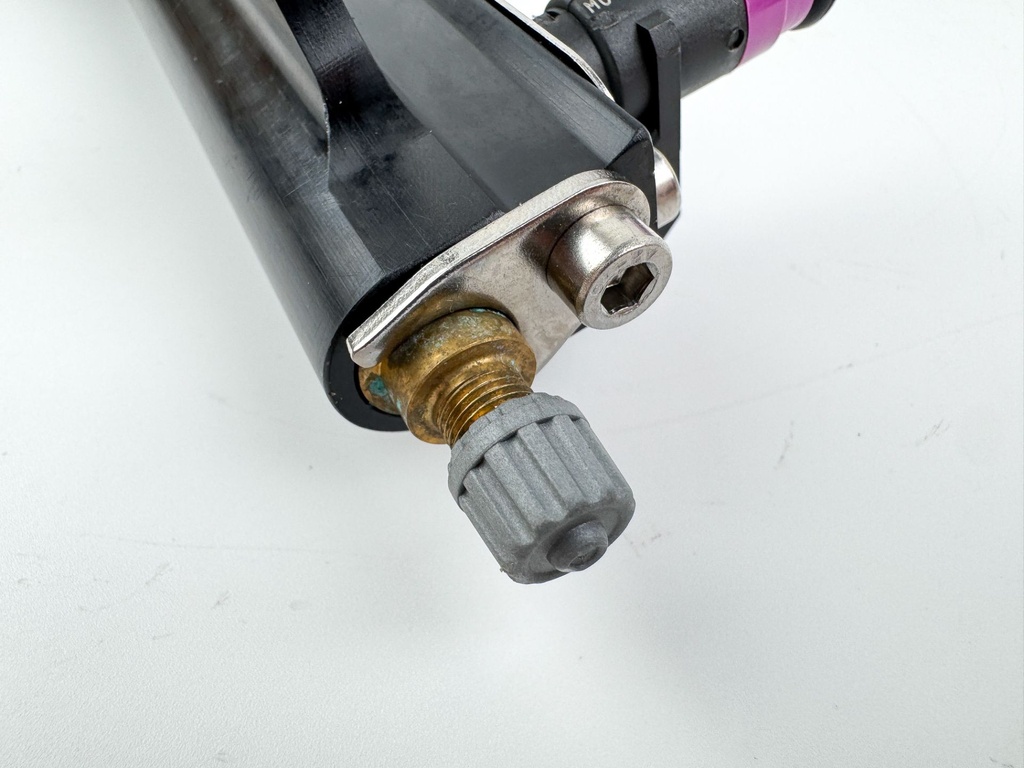 2012 Mercury 300 HP 4 Stroke Outboard Fuel Injector Set W/ Rail 895022A01 OEM