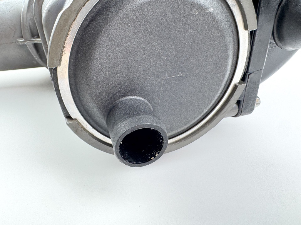 2012 Mercury 300 HP 4 Stroke Outboard Intercooler IAFM 8M0092408 OEM