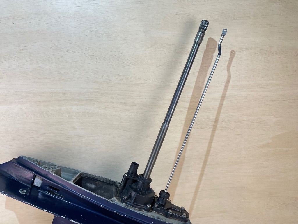 1998 Evinrude 225HP 20" Shaft Lower Unit Gear Case