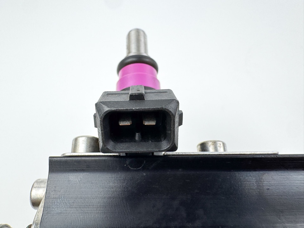 2015 Mercury 300 HP 4 Stroke Outboard Fuel Injector Set W/ Rail 8M0041080 OEM