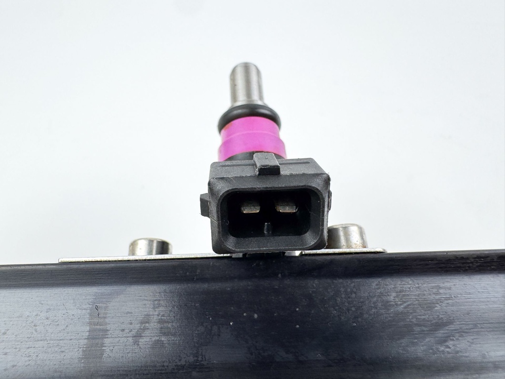 2015 Mercury 300 HP 4 Stroke Outboard Fuel Injector Set W/ Rail 8M0041080 OEM