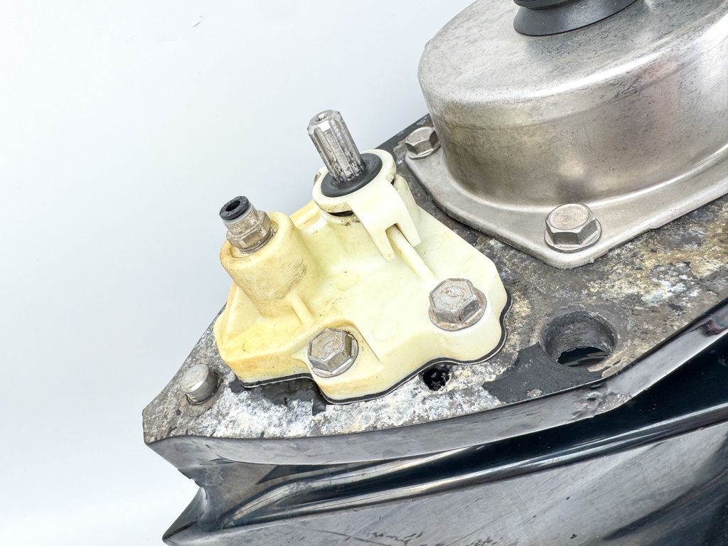 Mercury Verado 200 225 250 275 HP L6 25" XL Lower Unit Gear Case Counter LH