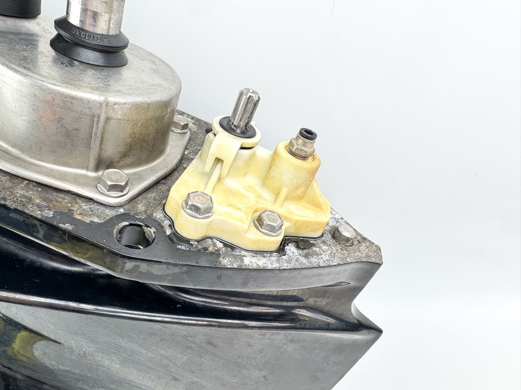 Mercury Verado 200 225 250 275 HP L6 25" XL Lower Unit Gear Case Counter LH