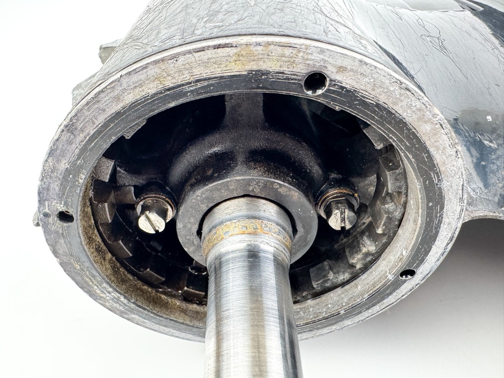 2015 Mercury 300HP 4 Stroke Outboard XL 25" Lower Unit Standard RH