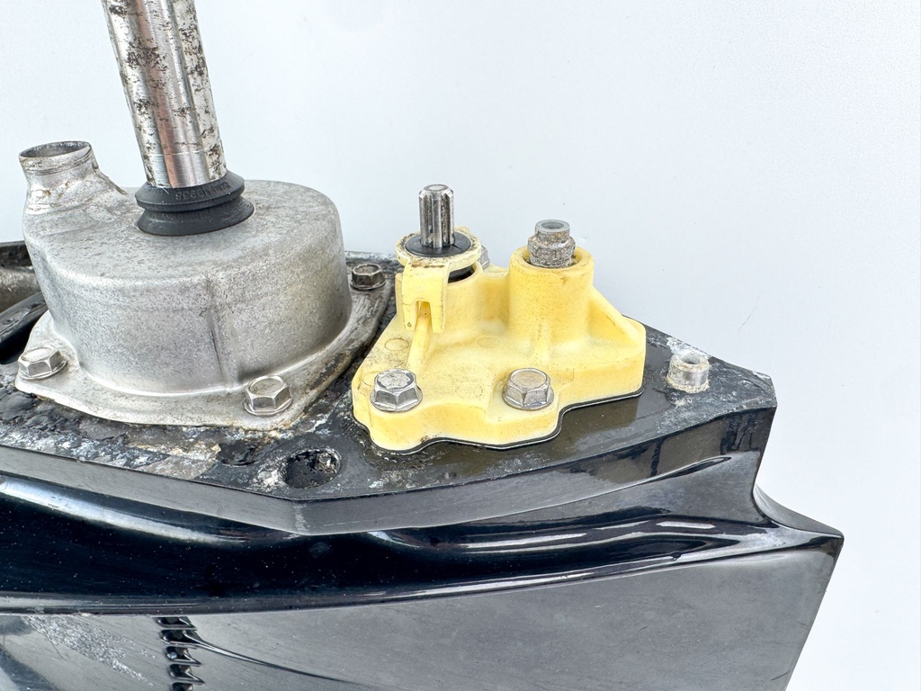 2015 Mercury 300HP 4 Stroke Outboard XL 25" Lower Unit Standard RH