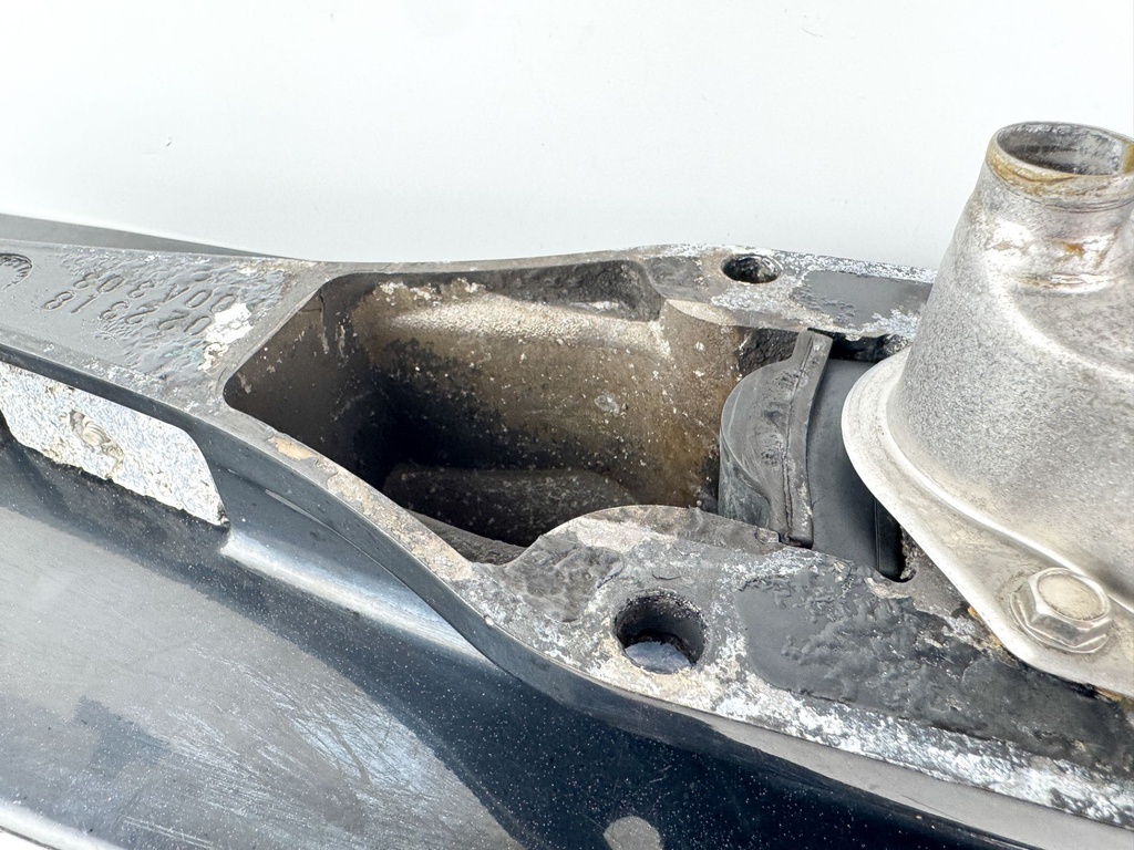 2015 Mercury 300HP 4 Stroke Outboard XL 25" Lower Unit Standard RH