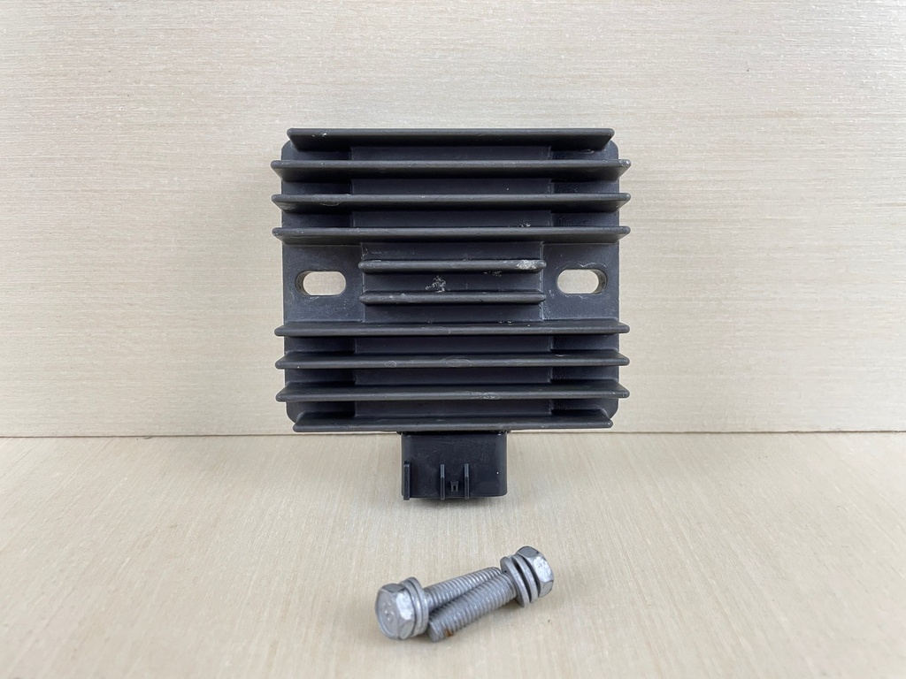 2006 Yamaha 50HP 4 Stroke Outboard Rectifier Regulator Assembly 6D3-81960-00-00