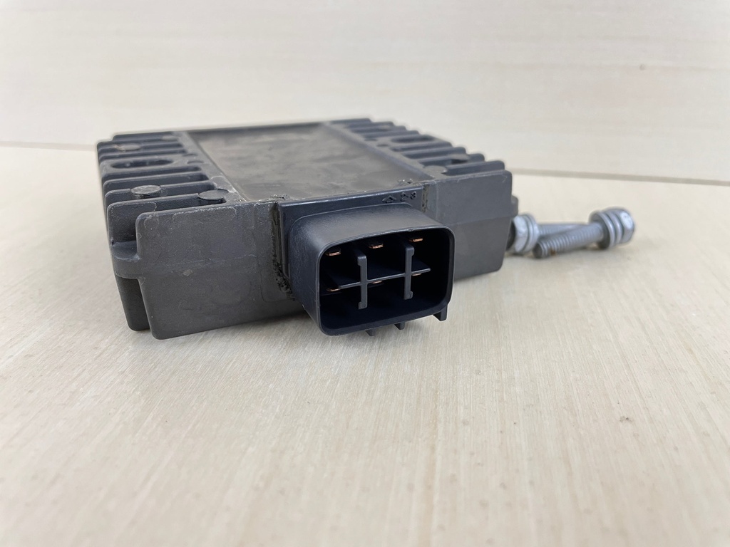 2006 Yamaha 50HP 4 Stroke Outboard Rectifier Regulator Assembly 6D3-81960-00-00