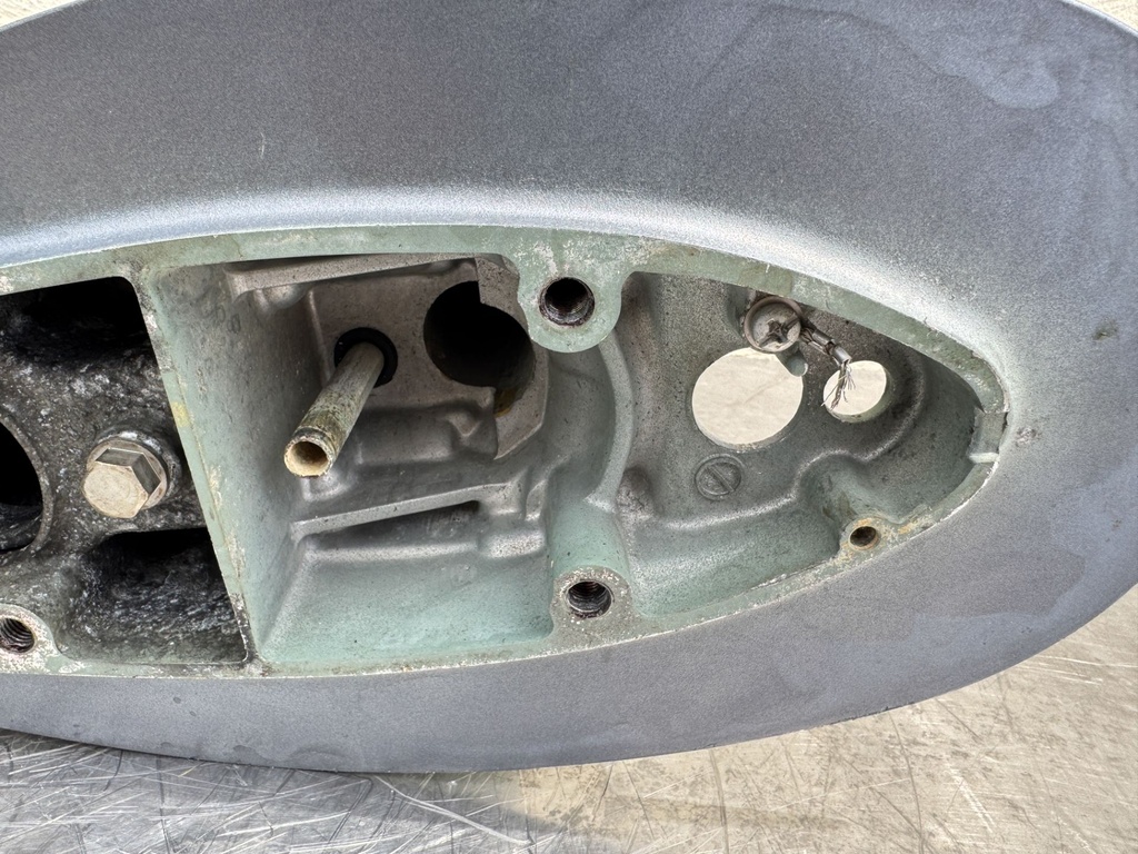 2001 Yamaha 40 HP 4 Stroke Outboard Upper Casing Midsection 62Y-15311-01-5B OEM