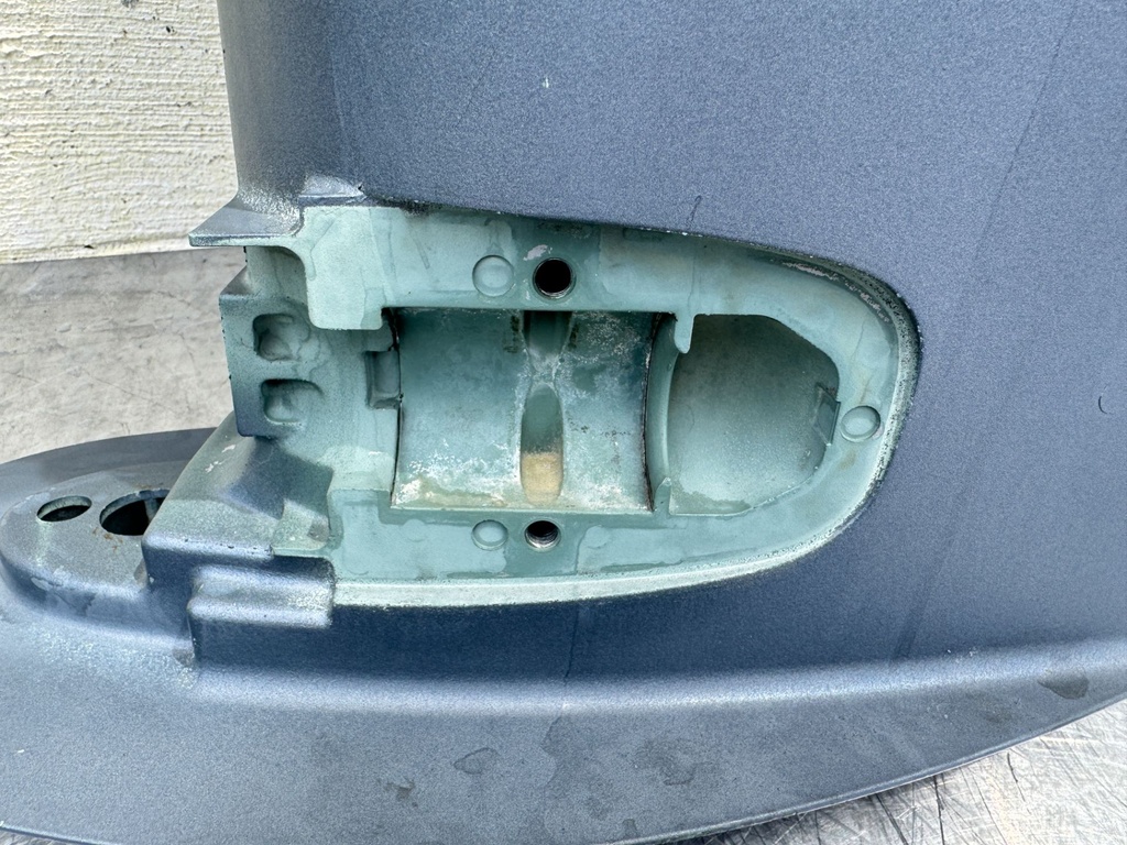 2001 Yamaha 40 HP 4 Stroke Outboard Upper Casing Midsection 62Y-15311-01-5B OEM