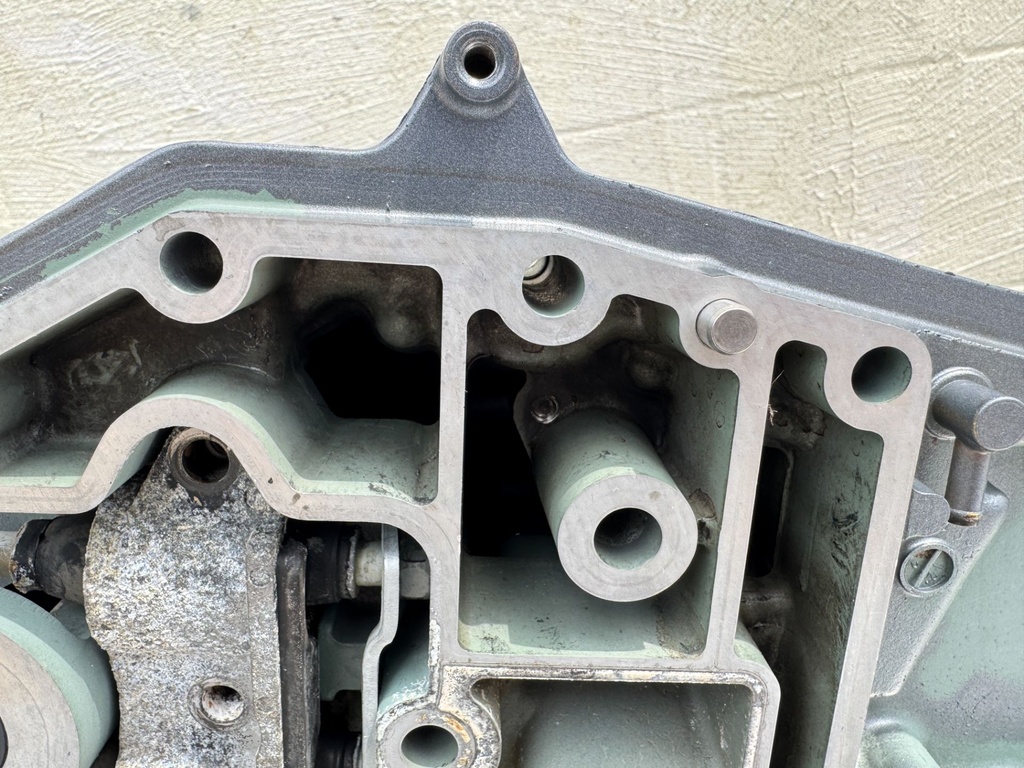 2001 Yamaha 40 HP 4 Stroke Outboard Upper Casing Midsection 62Y-15311-01-5B OEM