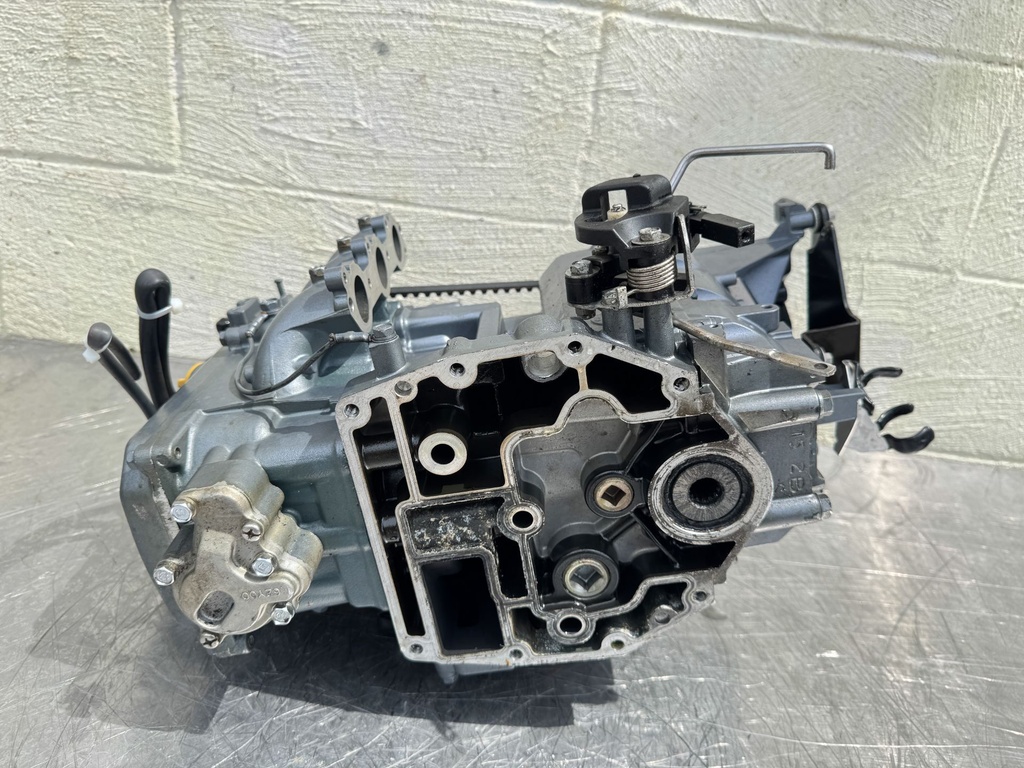 2001 Yamaha 40 HP 4 Stroke Outboard Powerhead 67C-W009B-00-4D - Test Ran