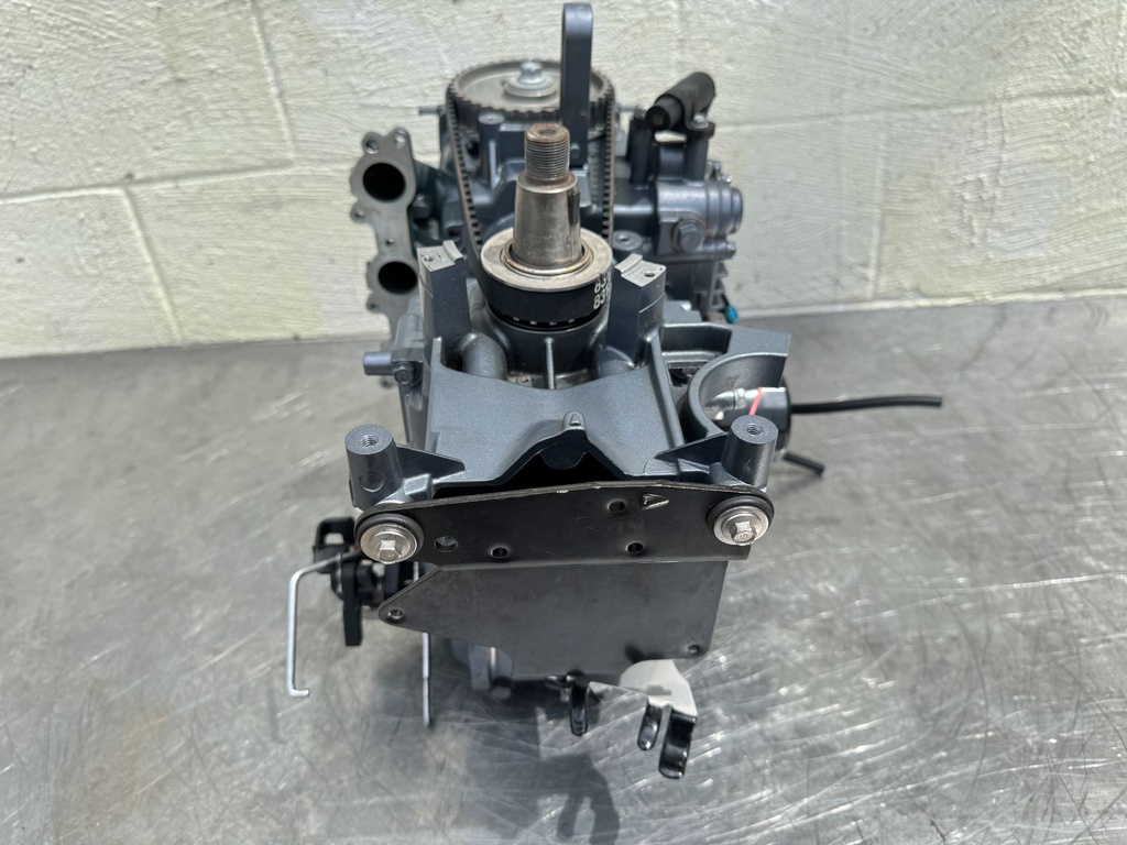 2001 Yamaha 40 HP 4 Stroke Outboard Powerhead 67C-W009B-00-4D - Test Ran